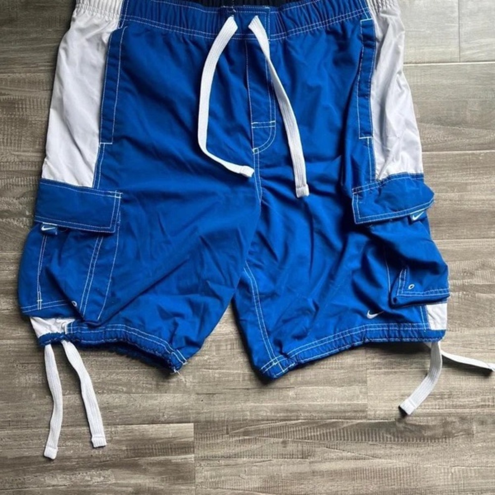 Nike Men’s Blue and White Cargo Swim Shorts - Picture 1 of 5